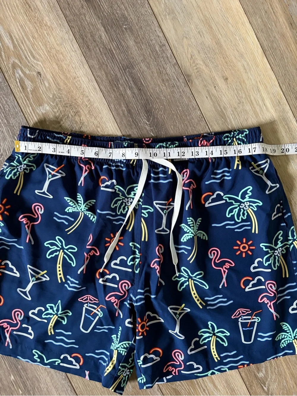 Chubbies Men's Navy Tropical Print Swim Trunks NWOT